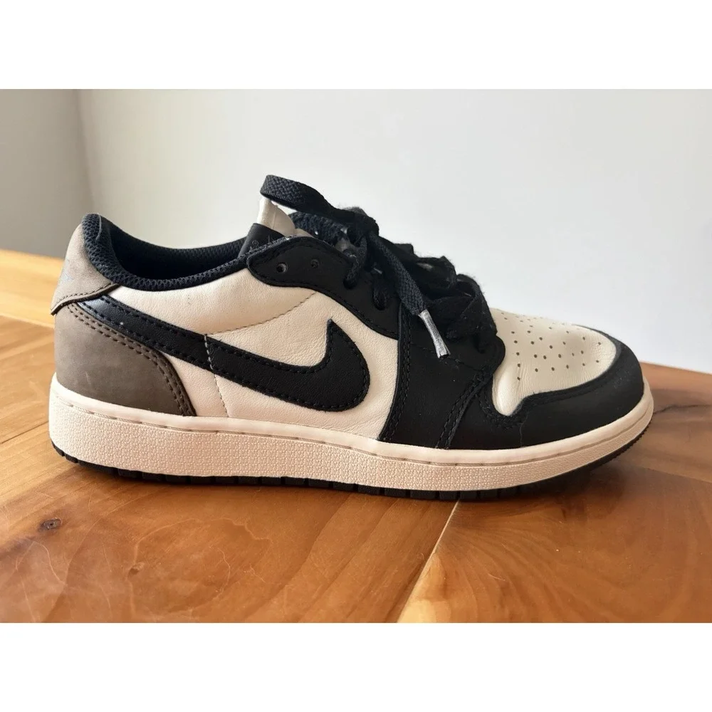 Jordan Air Jordan 1 Retro Low OG Mocha Youth Size 5 Boys Girls Black Brown EUC